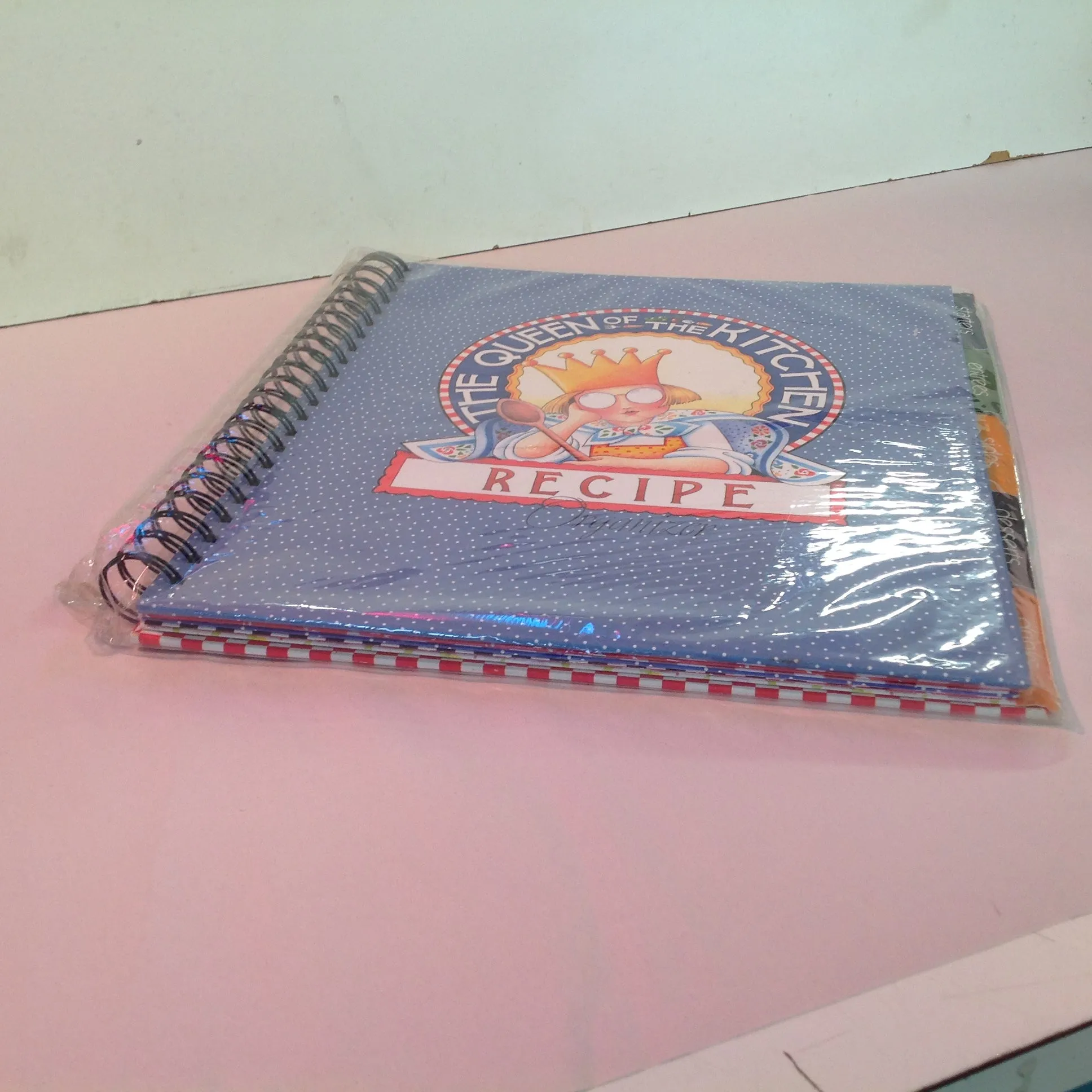 2009 NOS Mary Engelbreit Studio 180 The Queen of the Kitchen Recipe Organizer Sealed