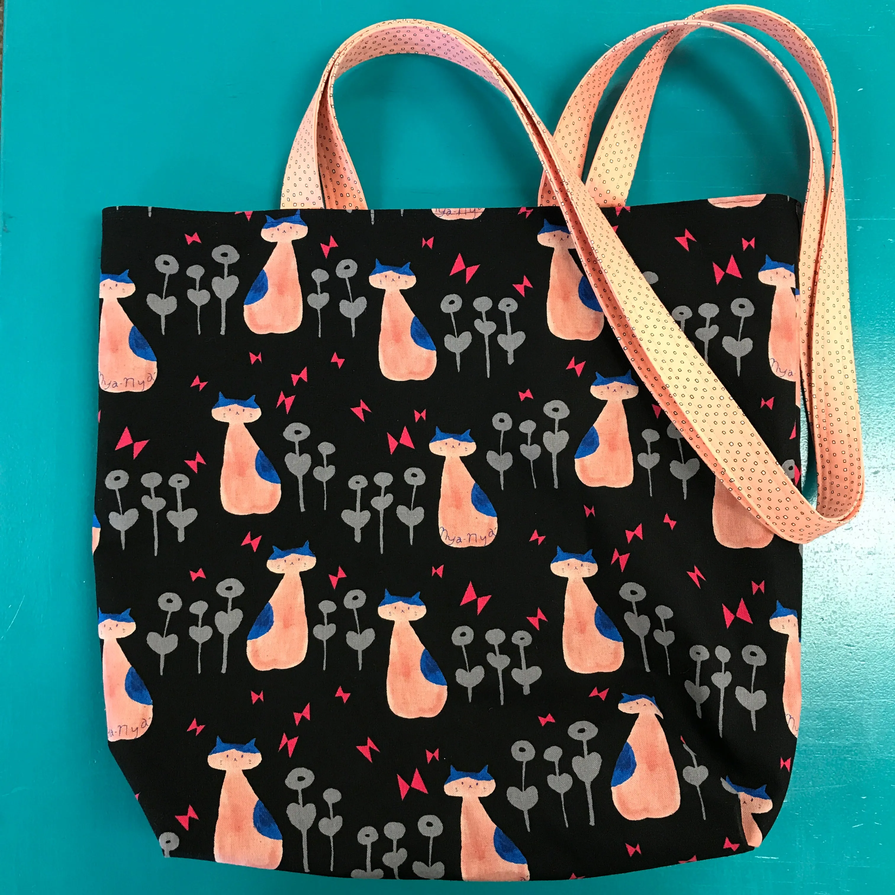 Basic Tote Deer