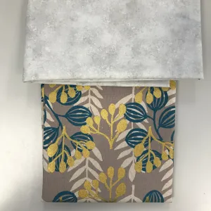 Basic Tote Leaf Pods