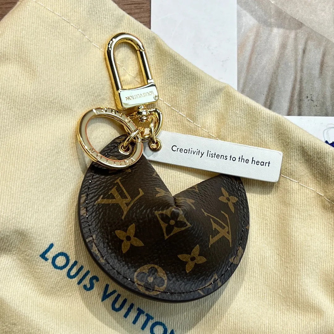 JW699 LB Bag Charm