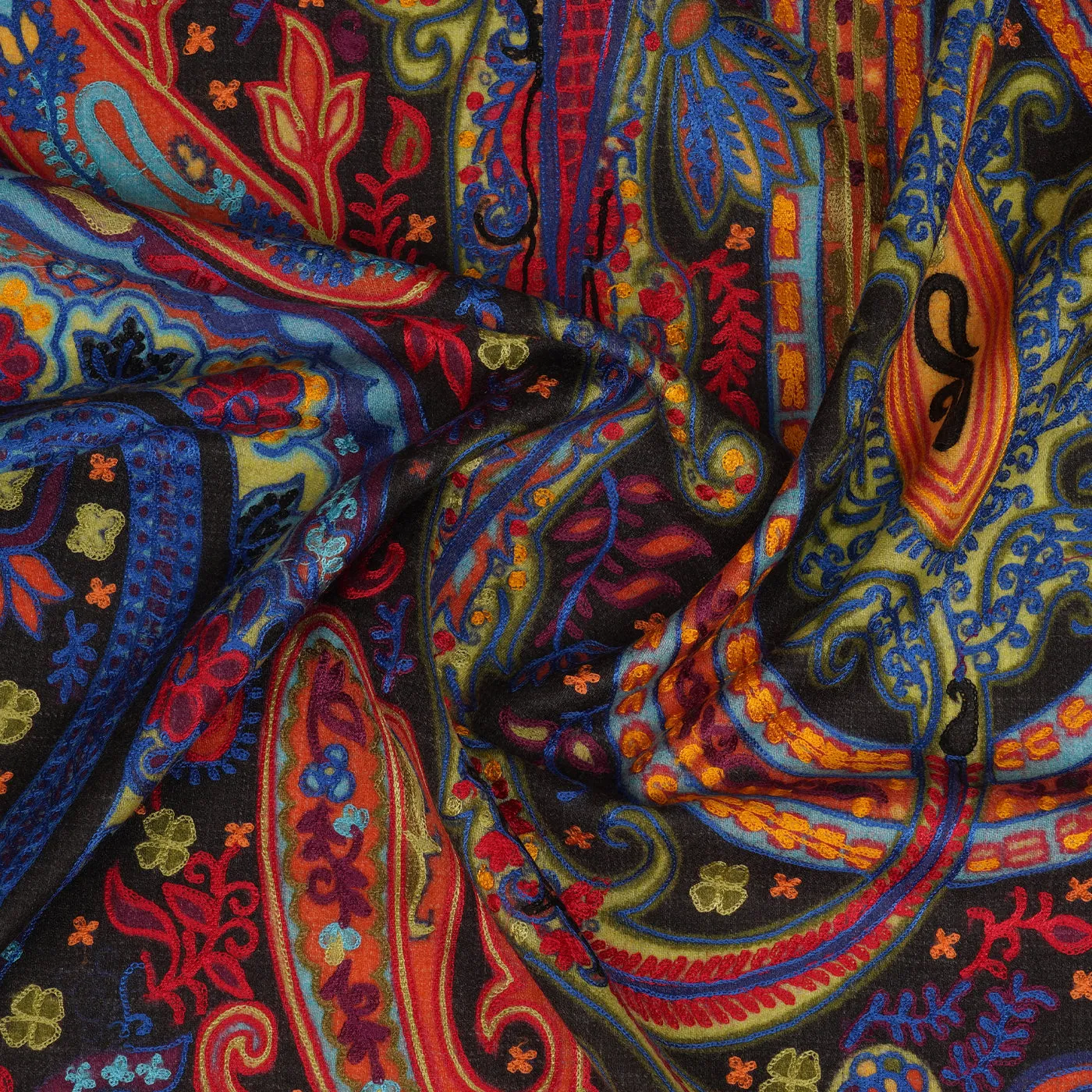 Sirat: The Unique Woolen Stole