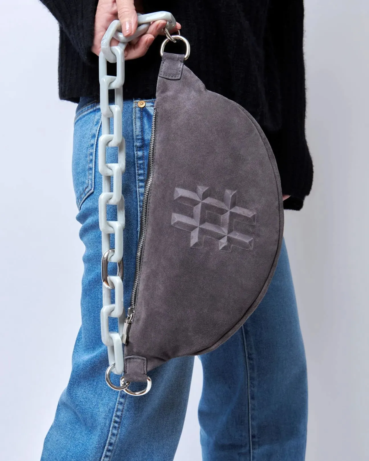 SQUARE CHAIN - MOON